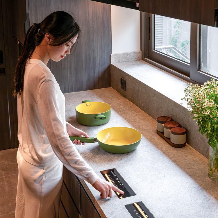 Bếp vô hình Kartchen trong không gian bếp hiện đại